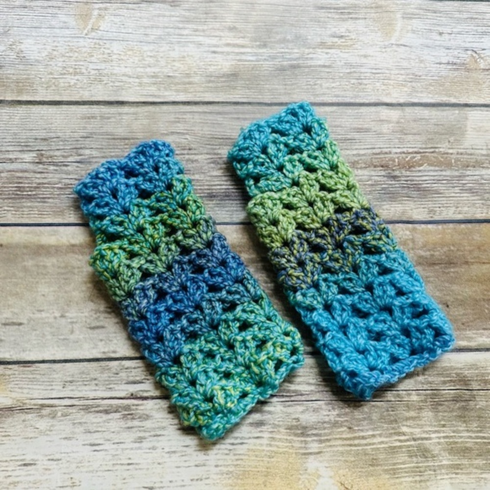 girls/women’s handmade fingerless gloves